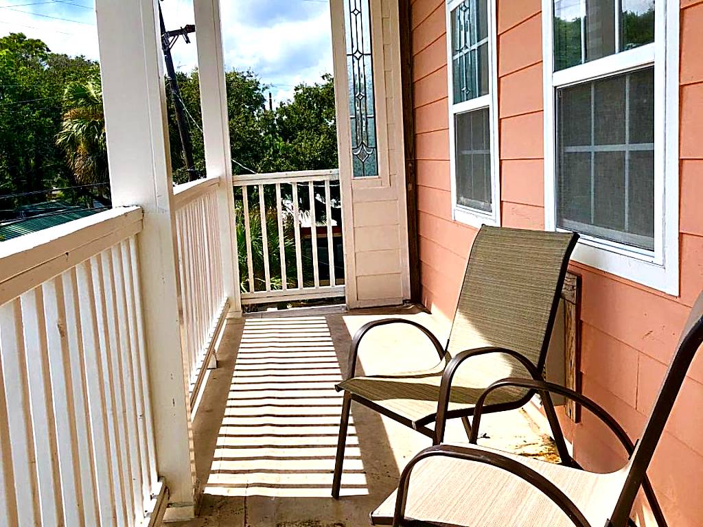 Atlantis Inn - Tybee Island: Penthouse with Balcony