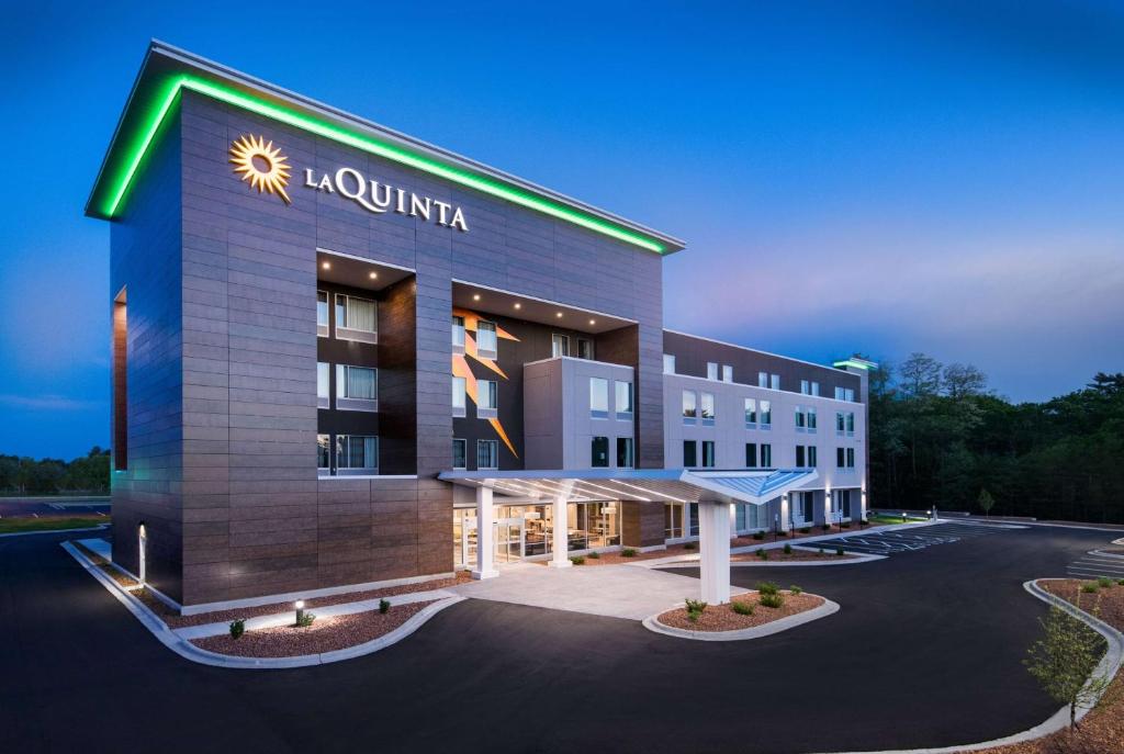 La Quinta Inn & Suites by Wyndham Wisconsin Dells- Lake Delton