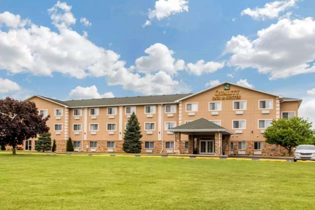 Quality Inn & Suites by Choice Hotels Wisconsin Dells