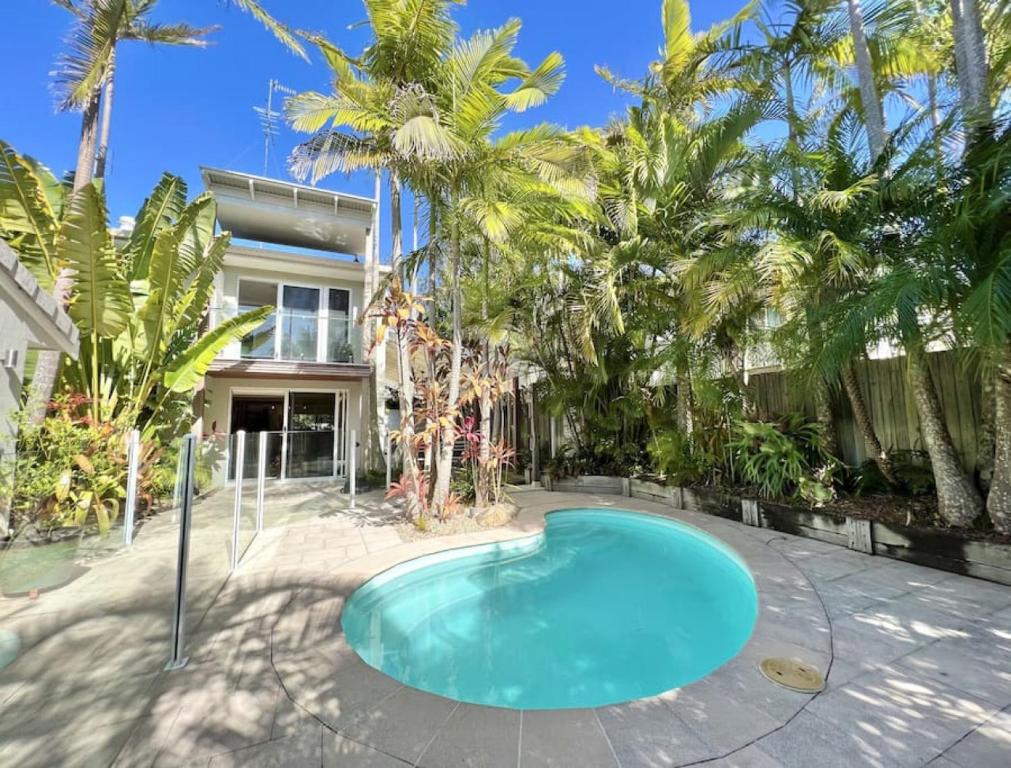 Sunshine Beach Oasis Private Pool Pet Friendly solway