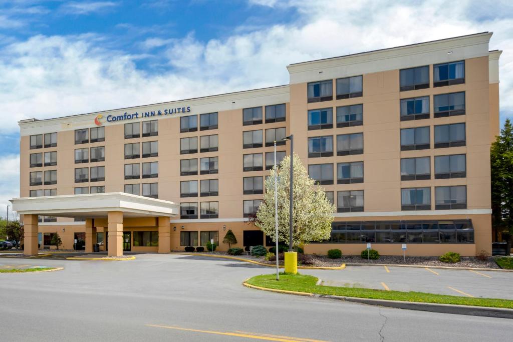 Comfort Inn & Suites Watertown