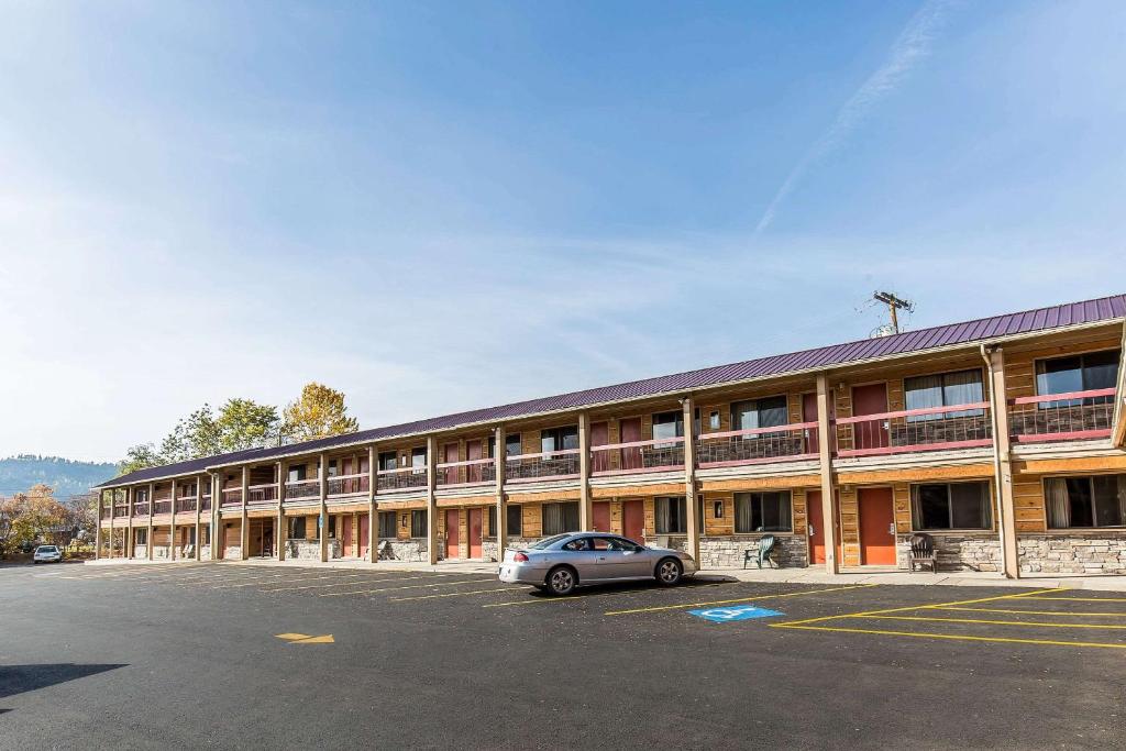 Econo Lodge Inn & Suites Kalispell