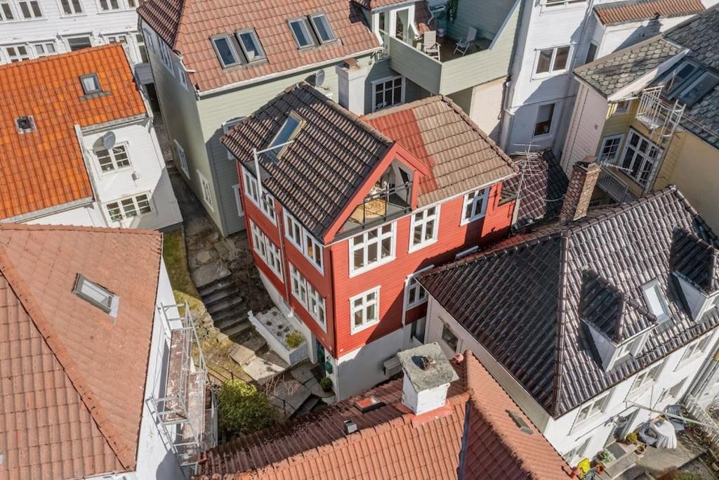 Dinbnb Homes I 200m to Bryggen I Make Memories with Friends and Family!