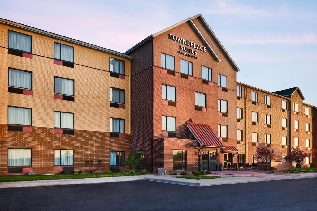 TownePlace Suites by Marriott Garden City