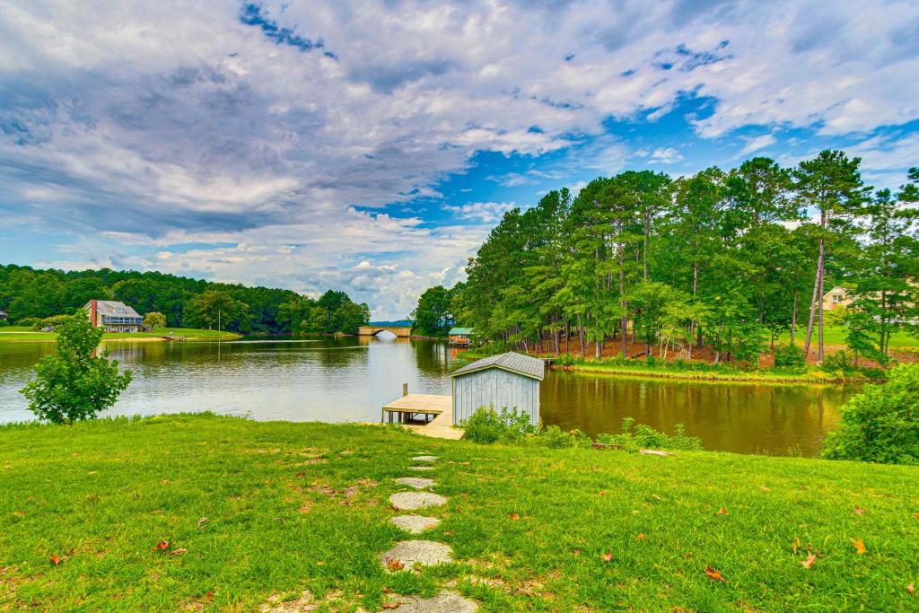 Private Island Getaway in Roanoke Rapids with Grill!