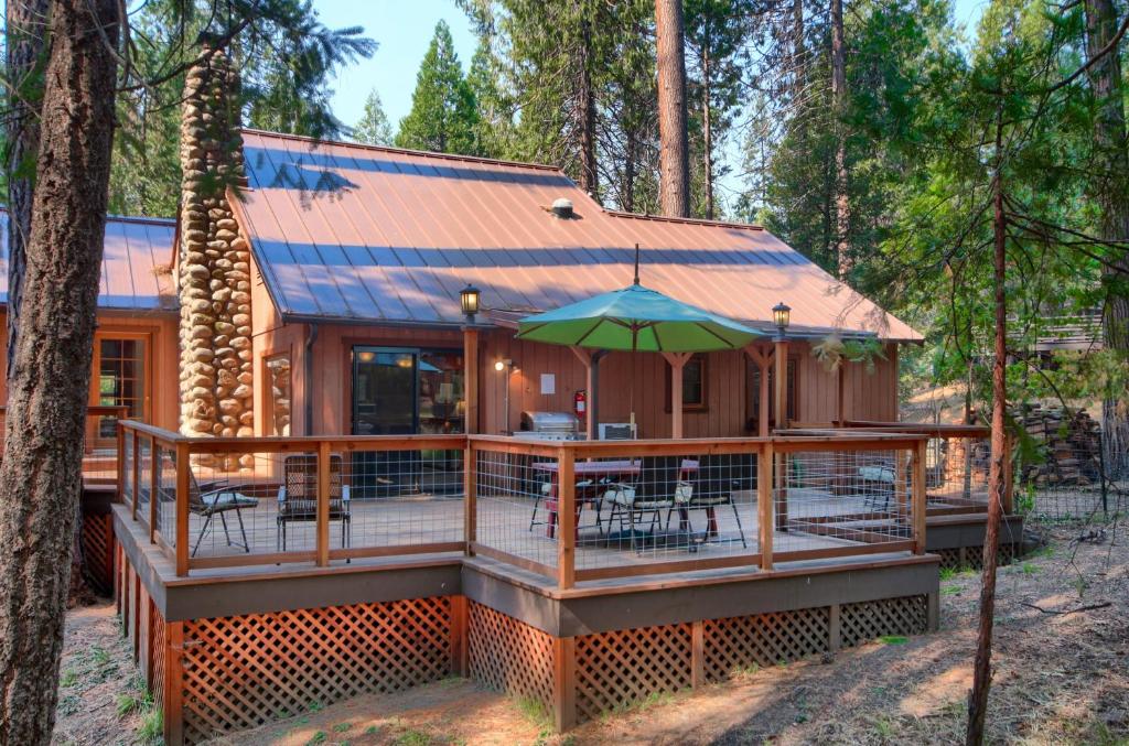 Cub House Cozy Cabin -Inside Yosemite -Pet Friendly