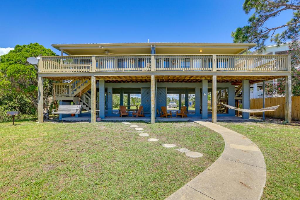 Waterfront Cedar Key Duplex Home with Private Dock!